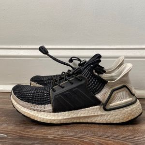 Adidas Ultraboost Womens Athletic Running Shoes Womens Size 5.5